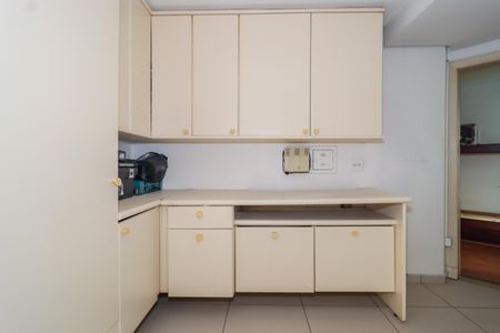 Apartamento para alugar com 300m², 4 quartos e 4 vagas Apartamento para alugar com 300m², 4 quartos e 4 vagasÁrea de Serviço
