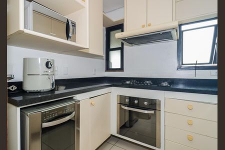 Apartamento para alugar com 300m², 4 quartos e 4 vagas Apartamento para alugar com 300m², 4 quartos e 4 vagasCozinha