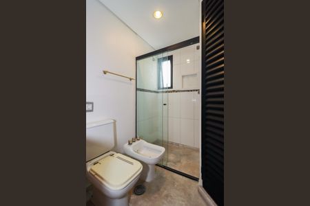 Apartamento para alugar com 300m², 4 quartos e 4 vagas Apartamento para alugar com 300m², 4 quartos e 4 vagasBanheiro da Suíte 2