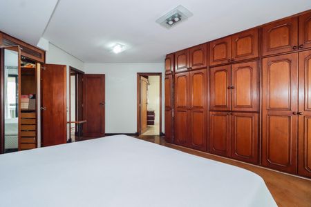 Apartamento para alugar com 300m², 4 quartos e 4 vagas Apartamento para alugar com 300m², 4 quartos e 4 vagasSuíte 3