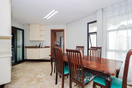 Apartamento para alugar com 300m², 4 quartos e 4 vagas Apartamento para alugar com 300m², 4 quartos e 4 vagasCopa