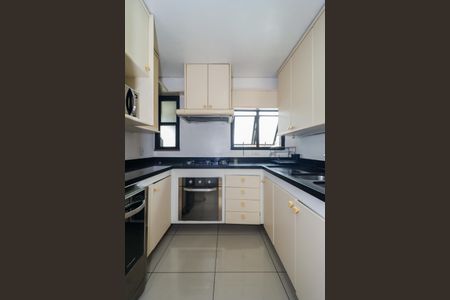 Apartamento para alugar com 300m², 4 quartos e 4 vagas Apartamento para alugar com 300m², 4 quartos e 4 vagasCozinha