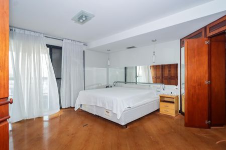Apartamento para alugar com 300m², 4 quartos e 4 vagas Apartamento para alugar com 300m², 4 quartos e 4 vagasSuíte 3