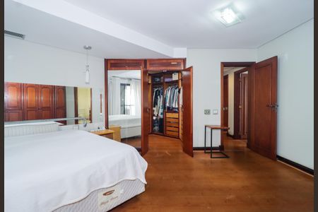 Apartamento para alugar com 300m², 4 quartos e 4 vagas Apartamento para alugar com 300m², 4 quartos e 4 vagasSuíte 3