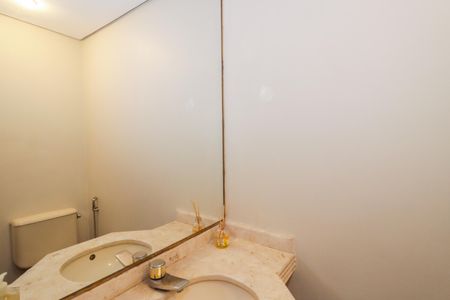 Apartamento para alugar com 300m², 4 quartos e 4 vagas Apartamento para alugar com 300m², 4 quartos e 4 vagasLavabo