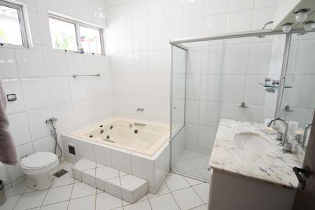 Casa à venda com 620m², 3 quartos e 7 vagasBanheiro 2