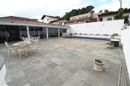 Casa à venda com 620m², 3 quartos e 7 vagasPiscina