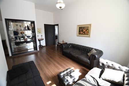 Casa à venda com 620m², 3 quartos e 7 vagasSala 1