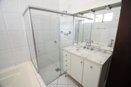 Casa à venda com 620m², 3 quartos e 7 vagasBanheiro 2