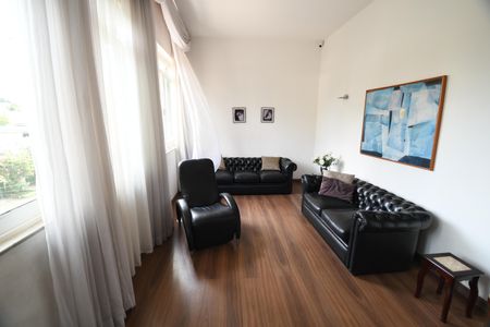 Casa à venda com 620m², 3 quartos e 7 vagasSala 2