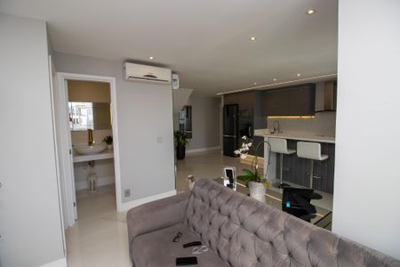 Apartamento à venda com 175m², 2 quartos e 2 vagas Apartamento à venda com 175m², 2 quartos e 2 vagasSala