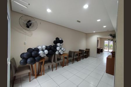 Apartamento à venda com 54m², 2 quartos e 1 vaga Apartamento à venda com 54m², 2 quartos e 1 vagaÁrea comum - Salão de festas