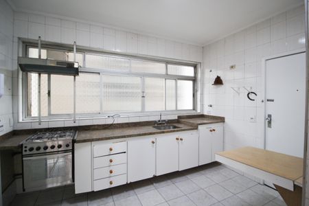 Apartamento para alugar com 128m², 3 quartos e 1 vaga Apartamento para alugar com 128m², 3 quartos e 1 vagaCozinha