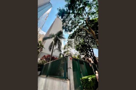 Apartamento para alugar com 128m², 3 quartos e 1 vaga Apartamento para alugar com 128m², 3 quartos e 1 vagaFachada