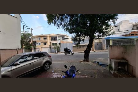 Casa à venda com 375m², 2 quartos e 3 vagas Casa à venda com 375m², 2 quartos e 3 vagasVista Quarto 2