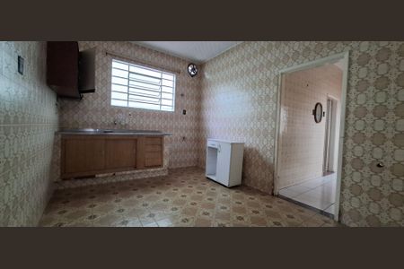 Casa à venda com 375m², 2 quartos e 3 vagas Casa à venda com 375m², 2 quartos e 3 vagasCozinha