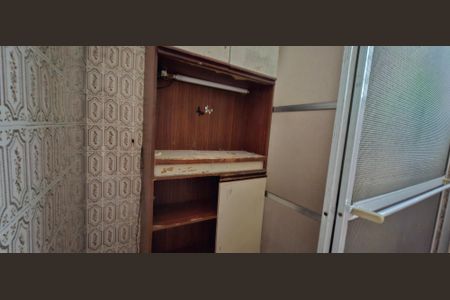 Casa à venda com 375m², 2 quartos e 3 vagas Casa à venda com 375m², 2 quartos e 3 vagasBanheiro