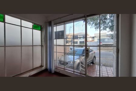 Casa à venda com 375m², 2 quartos e 3 vagas Casa à venda com 375m², 2 quartos e 3 vagasVaranda