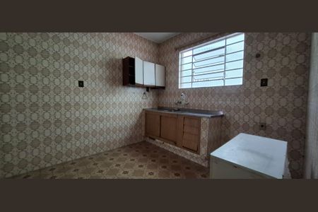 Casa à venda com 375m², 2 quartos e 3 vagas Casa à venda com 375m², 2 quartos e 3 vagasCozinha