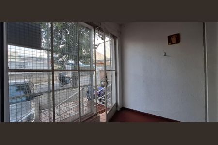 Casa à venda com 375m², 2 quartos e 3 vagas Casa à venda com 375m², 2 quartos e 3 vagasVaranda