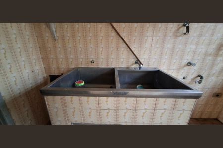 Casa à venda com 375m², 2 quartos e 3 vagas Casa à venda com 375m², 2 quartos e 3 vagasÁrea de Serviço