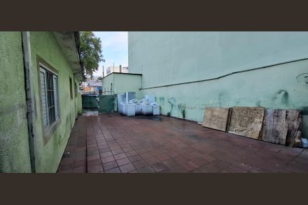 Casa à venda com 375m², 2 quartos e 3 vagas Casa à venda com 375m², 2 quartos e 3 vagasQuintal 2