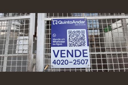 Casa à venda com 375m², 2 quartos e 3 vagas Casa à venda com 375m², 2 quartos e 3 vagasPlaquinha