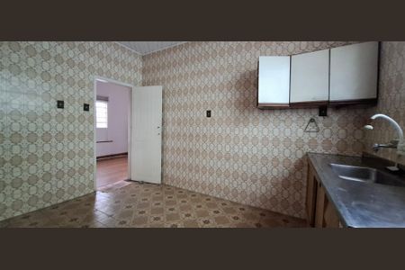 Casa à venda com 375m², 2 quartos e 3 vagas Casa à venda com 375m², 2 quartos e 3 vagasCozinha