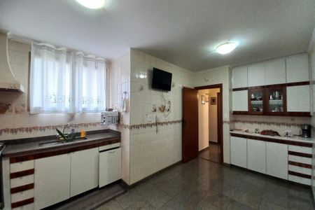 Apartamento à venda com 220m², 4 quartos e 2 vagasCozinha