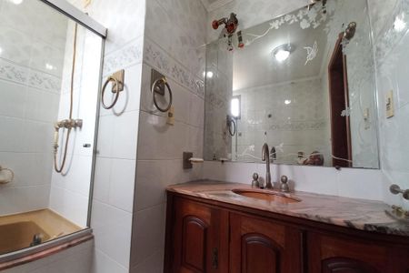 Apartamento à venda com 220m², 4 quartos e 2 vagasBanheiro da Suíte 3