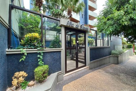 Apartamento à venda com 220m², 4 quartos e 2 vagasFachada e Portaria