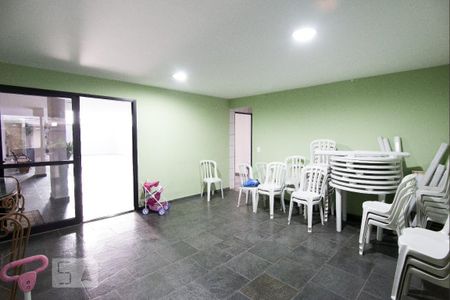 Apartamento à venda com 124m², 3 quartos e 2 vagas Apartamento à venda com 124m², 3 quartos e 2 vagasÁrea comum - Salão de festas