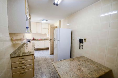 Apartamento à venda com 124m², 3 quartos e 2 vagas Apartamento à venda com 124m², 3 quartos e 2 vagasCozinha