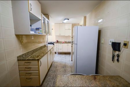 Apartamento à venda com 124m², 3 quartos e 2 vagas Apartamento à venda com 124m², 3 quartos e 2 vagasCozinha
