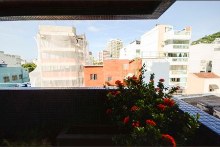 Apartamento à venda com 124m², 3 quartos e 2 vagas Apartamento à venda com 124m², 3 quartos e 2 vagasVista da Suíte