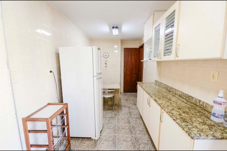 Apartamento à venda com 124m², 3 quartos e 2 vagas Apartamento à venda com 124m², 3 quartos e 2 vagasCozinha