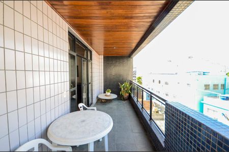 Apartamento à venda com 124m², 3 quartos e 2 vagas Apartamento à venda com 124m², 3 quartos e 2 vagasVaranda da Sala