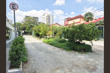 Casa à venda com 275m², 3 quartos e 4 vagas Casa à venda com 275m², 3 quartos e 4 vagasFachada