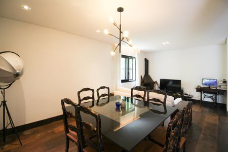 Casa à venda com 275m², 3 quartos e 4 vagas Casa à venda com 275m², 3 quartos e 4 vagasSala 1