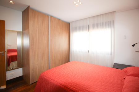 Casa à venda com 275m², 3 quartos e 4 vagas Casa à venda com 275m², 3 quartos e 4 vagasSuíte 2