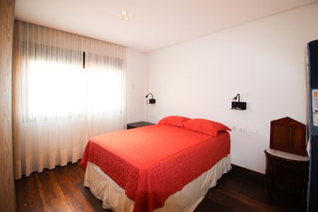 Casa à venda com 275m², 3 quartos e 4 vagas Casa à venda com 275m², 3 quartos e 4 vagasSuíte 2