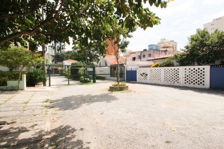 Casa à venda com 275m², 3 quartos e 4 vagas Casa à venda com 275m², 3 quartos e 4 vagasEntrada da vila