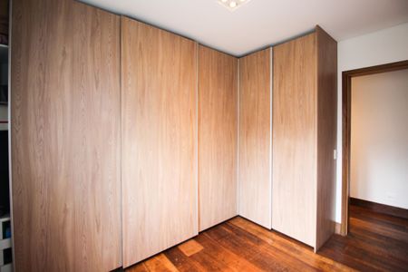 Casa à venda com 275m², 3 quartos e 4 vagas Casa à venda com 275m², 3 quartos e 4 vagasQuarto