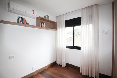 Casa à venda com 275m², 3 quartos e 4 vagas Casa à venda com 275m², 3 quartos e 4 vagasQuarto