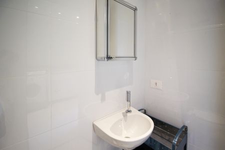 Casa à venda com 275m², 3 quartos e 4 vagas Casa à venda com 275m², 3 quartos e 4 vagasBanheiro de serviço