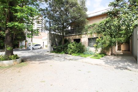 Casa à venda com 275m², 3 quartos e 4 vagas Casa à venda com 275m², 3 quartos e 4 vagasEntrada da vila