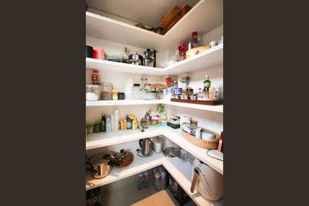 Casa à venda com 275m², 3 quartos e 4 vagas Casa à venda com 275m², 3 quartos e 4 vagasDespensa