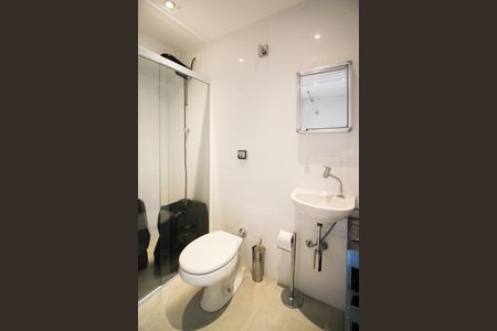 Casa à venda com 275m², 3 quartos e 4 vagas Casa à venda com 275m², 3 quartos e 4 vagasBanheiro de serviço