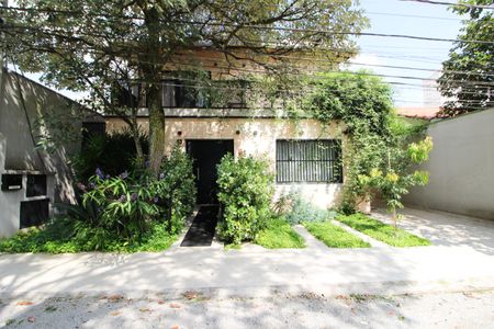 Casa à venda com 275m², 3 quartos e 4 vagas Casa à venda com 275m², 3 quartos e 4 vagasFachada da casa