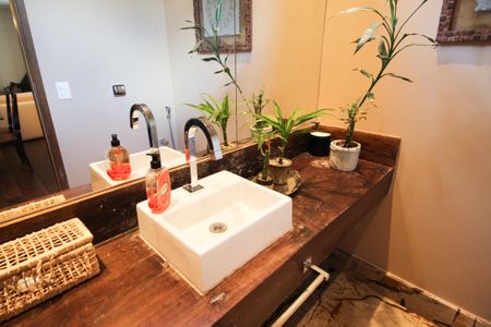 Casa à venda com 275m², 3 quartos e 4 vagas Casa à venda com 275m², 3 quartos e 4 vagasLavabo